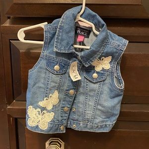 New with tag the Chidren’s Place Jean vest